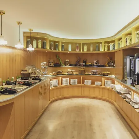 Flamingo Mate Отель Адехе