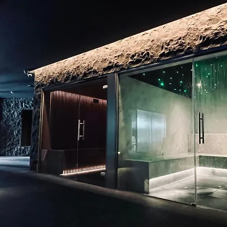 火烈鸟海滩伴侣公寓 酒店 4*